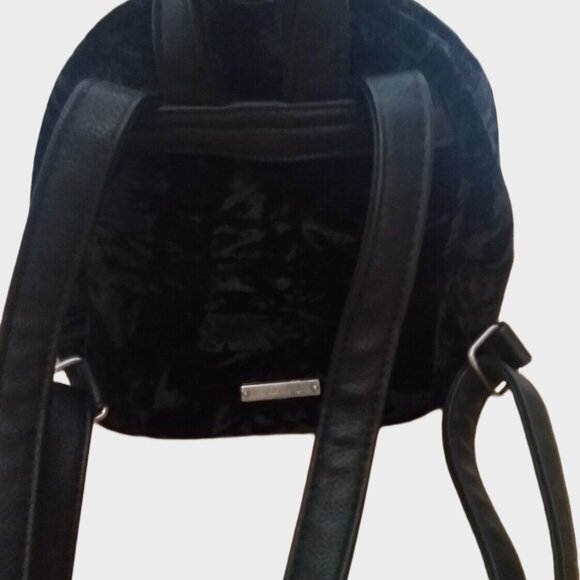 STEVE MADDEN GIRLS BLACK FAUX VELVET MINI STUDDED BACKPACK - Picture 2 of 14